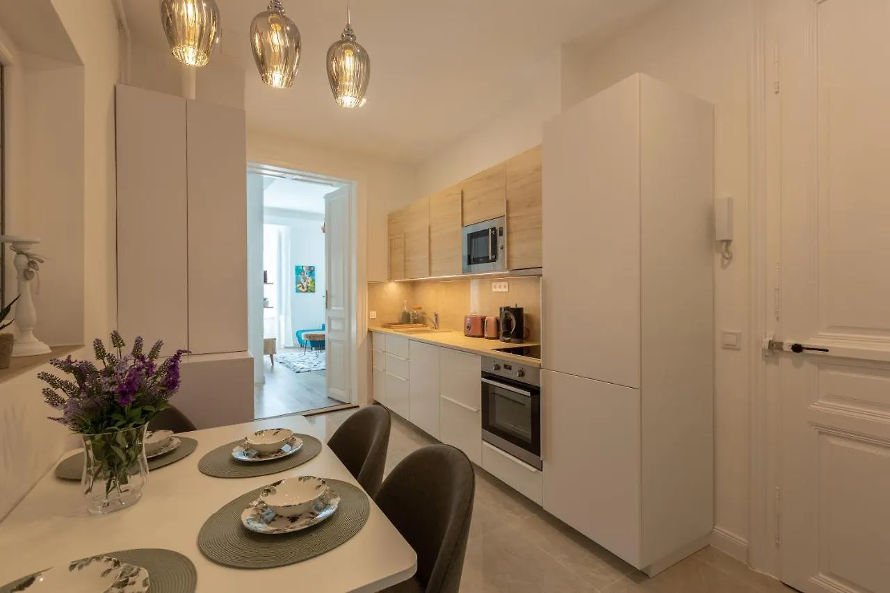 Downtown Elegance By Great Market Hall - 2 Bedrooms, 1 Living Room, 2 Bathrooms, Free Airconditioner, Free Italien Coffee Budapest Apartamento