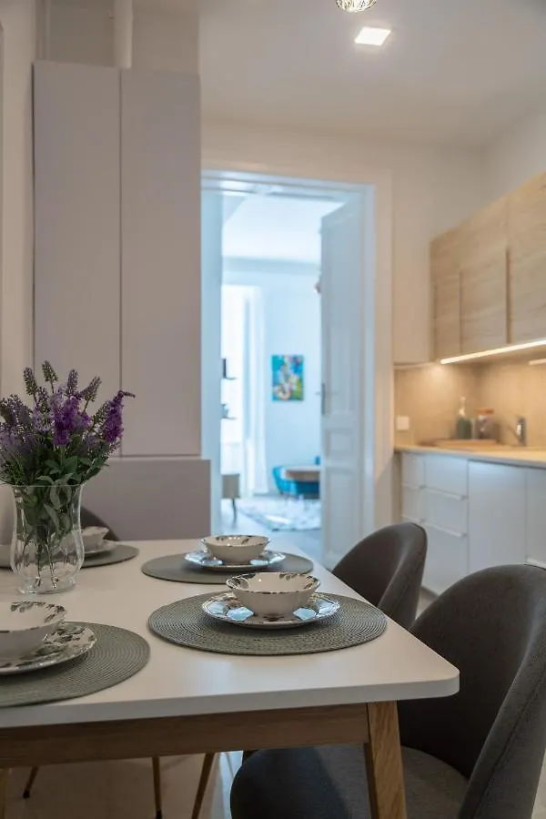 Downtown Elegance By Great Market Hall - 2 Bedrooms, 1 Living Room, 2 Bathrooms, Free Airconditioner, Free Italien Coffee Будапешт